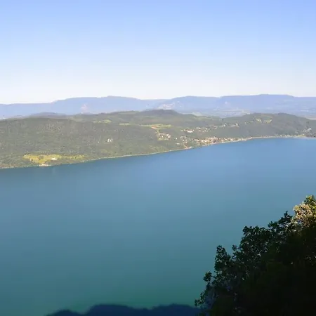 Villa O Pied Dans L'o, Pieds Dans L'eau A Proximite Du Du Bourget / Aix Les Bains *
