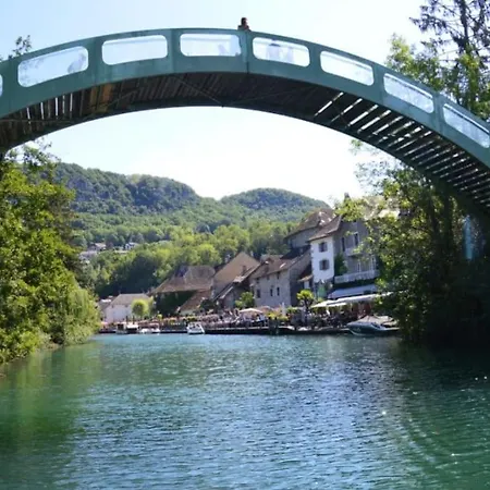 Villa O Pied Dans L'o, Pieds Dans L'eau A Proximite Du Du Bourget / Aix Les Bains *