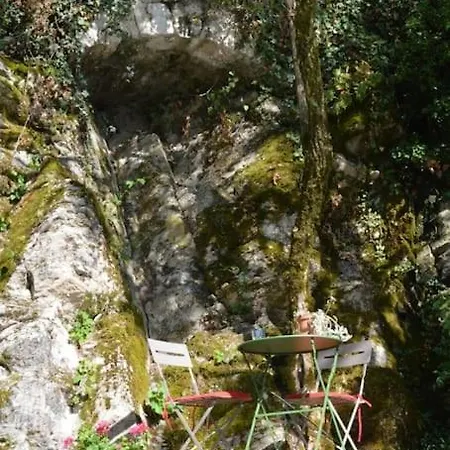 O Pied Dans L'o, Pieds Dans L'eau A Proximite Du Du Bourget / Aix Les Bains 沙纳兹