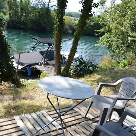 O Pied Dans L'o, Pieds Dans L'eau A Proximite Du Du Bourget / Aix Les Bains *